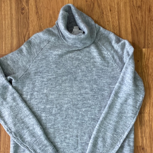 BNWT H&M gray turtle neck tunic - Picture 2 of 12